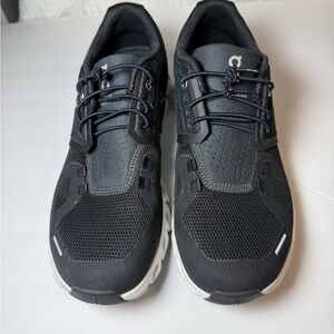 On Running Women's Black and Gray Sneakers